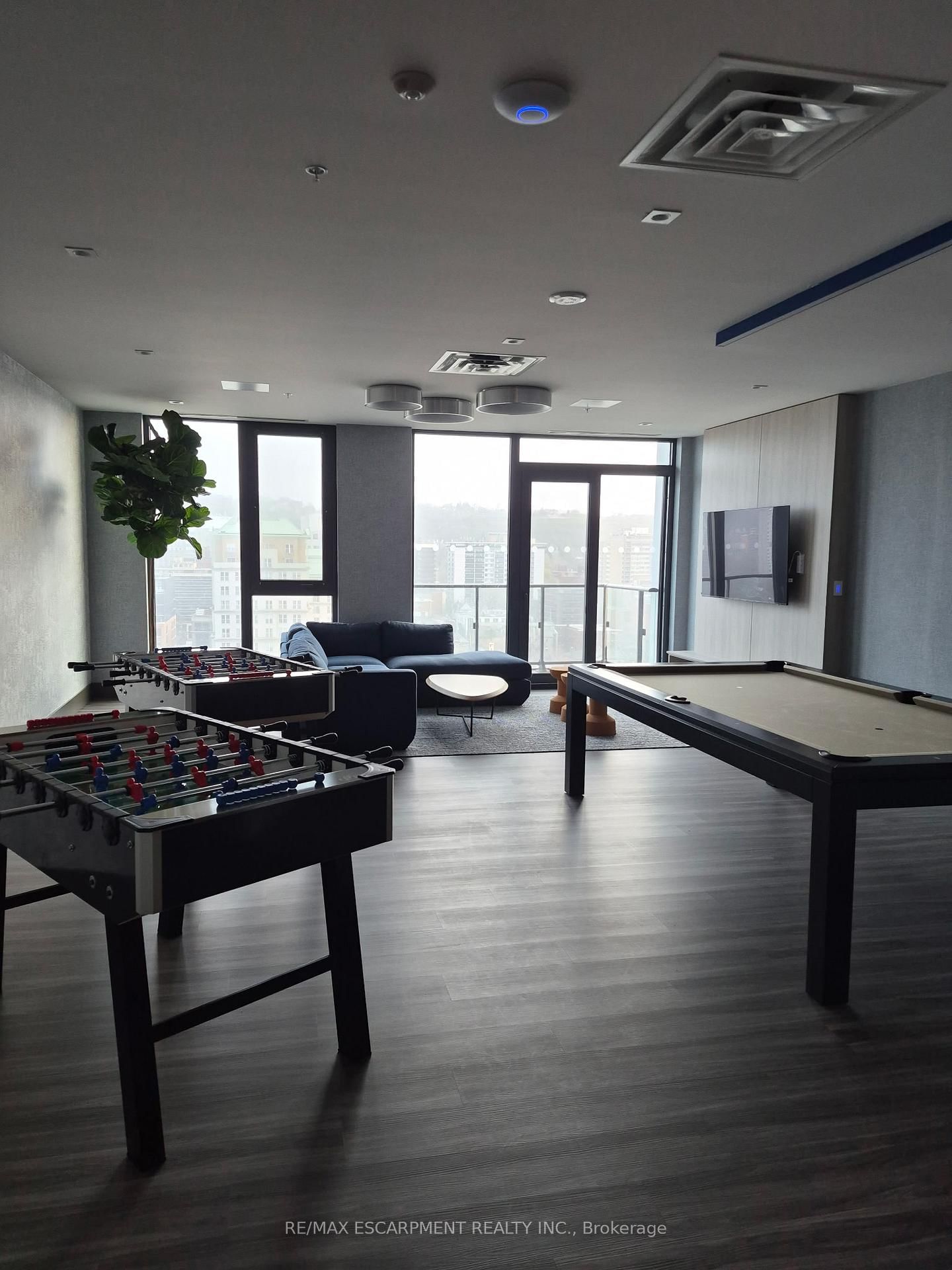 75 James Street S, Unit 818 - Photo 26