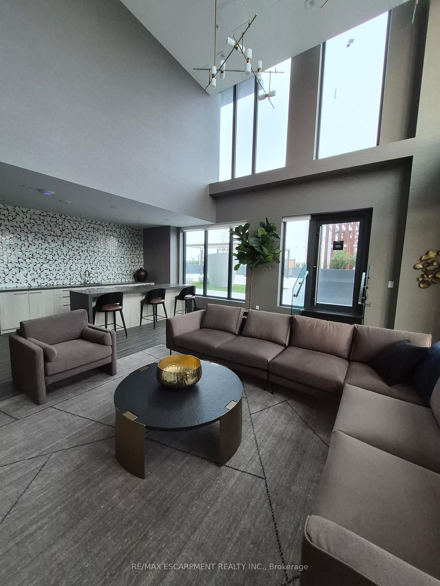 75 James Street S, Unit 818 - Photo 30