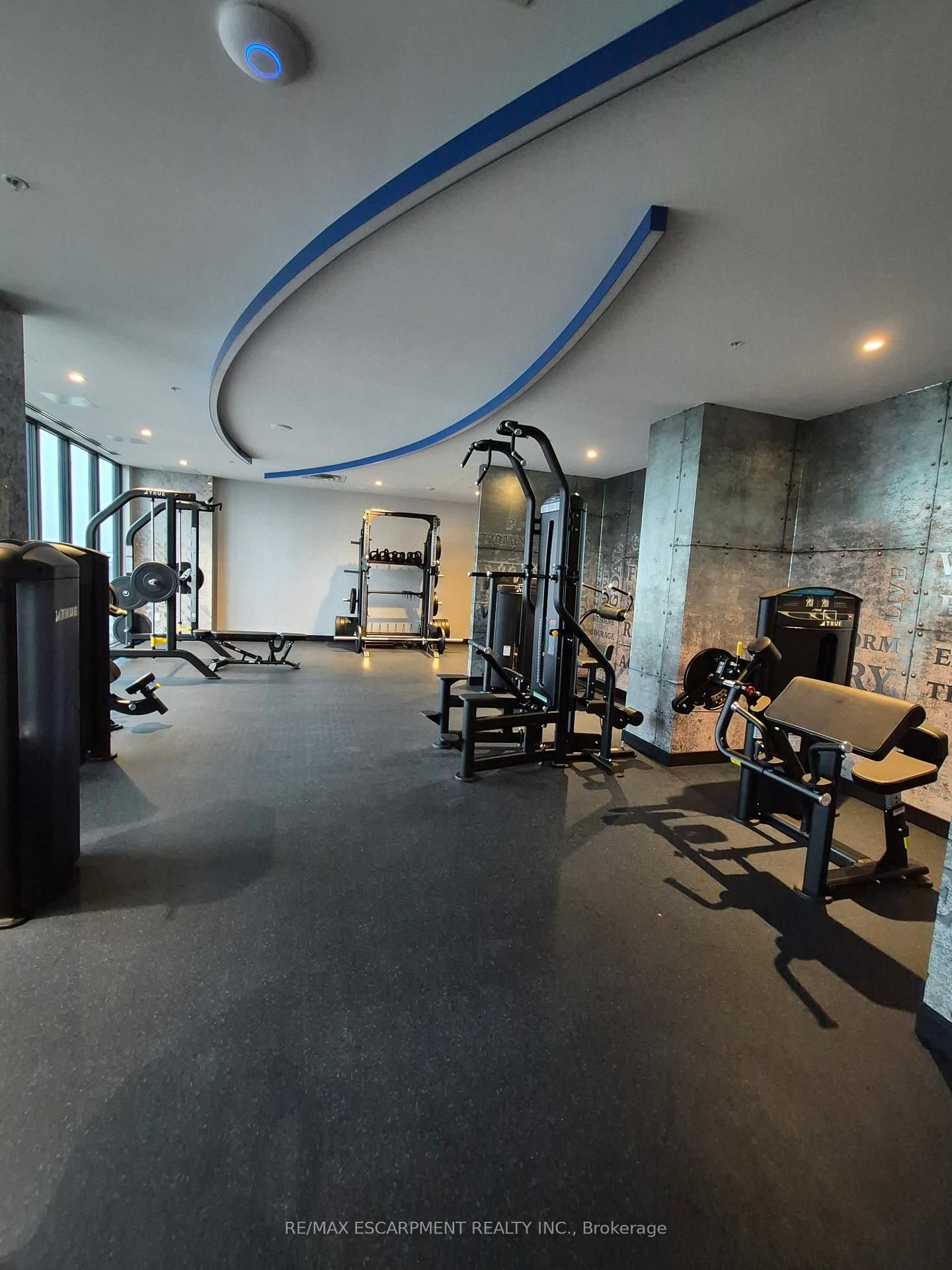 75 James Street S, Unit 818 - Photo 35