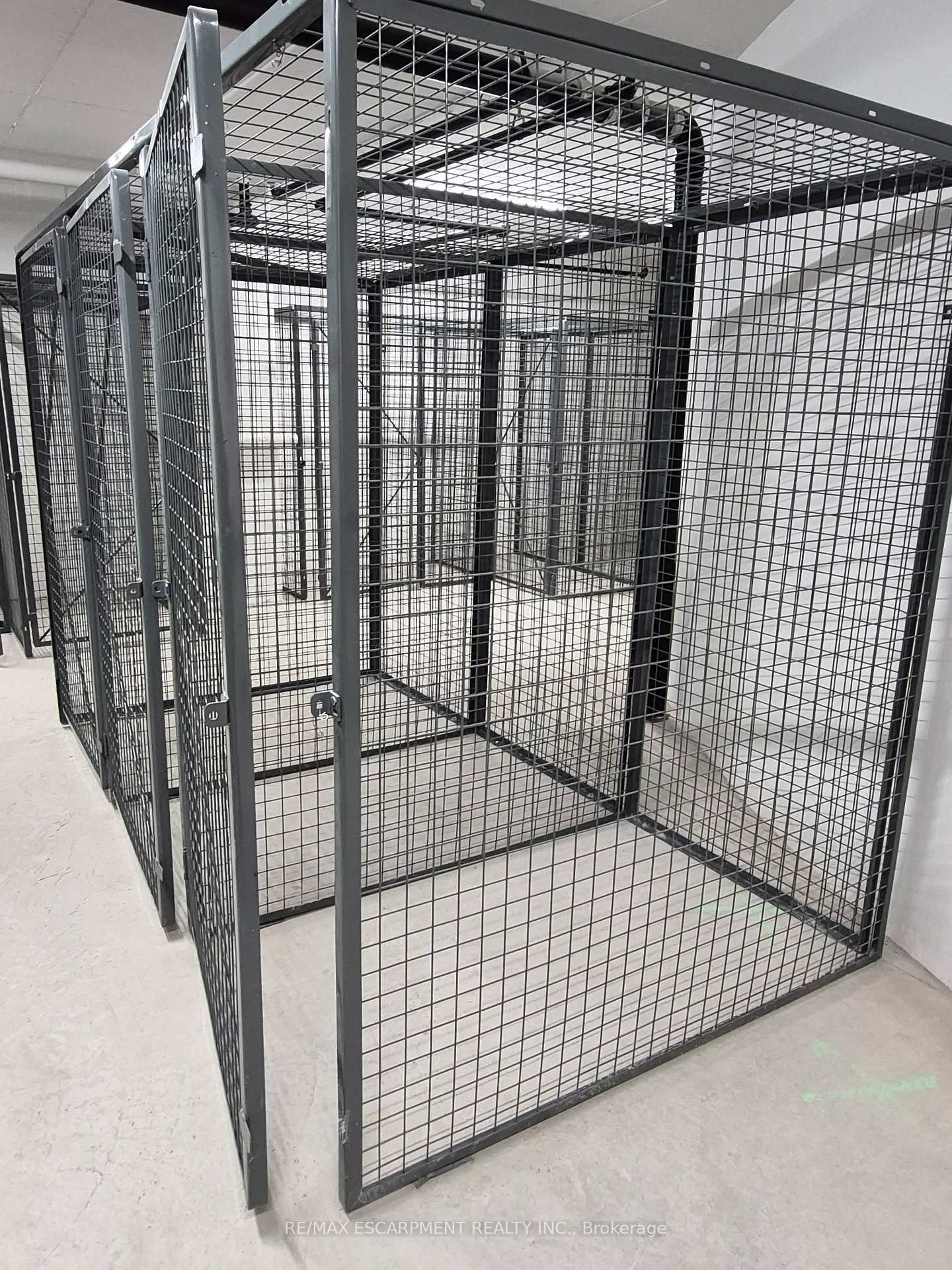 75 James Street S, Unit 818 - Photo 37