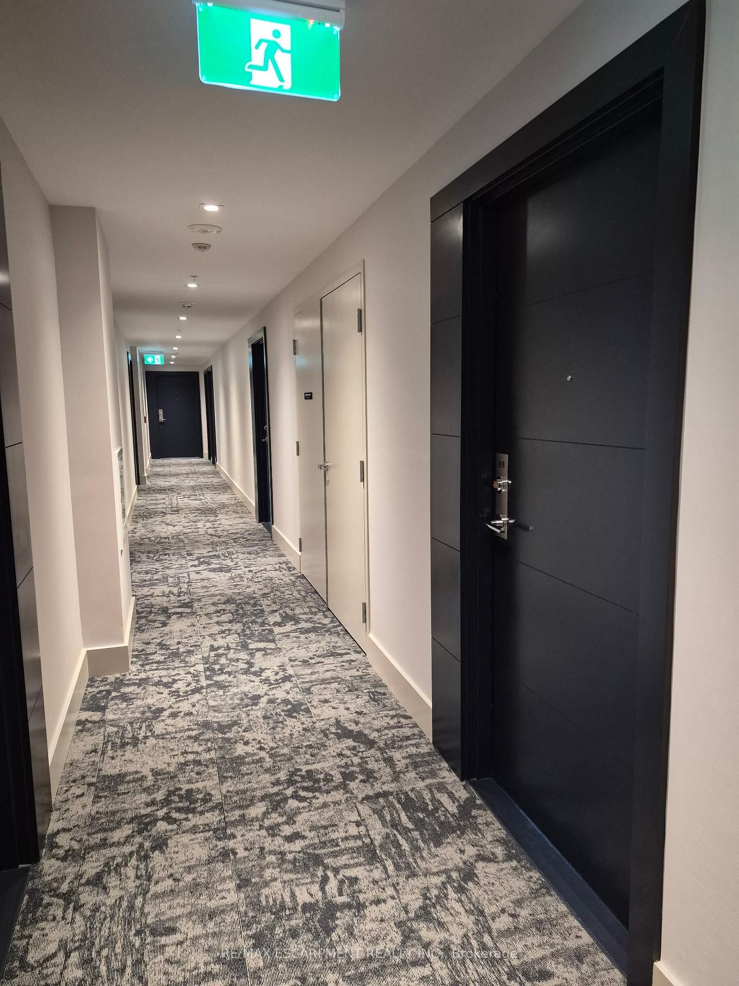 75 James Street S, Unit 818 - Photo 6