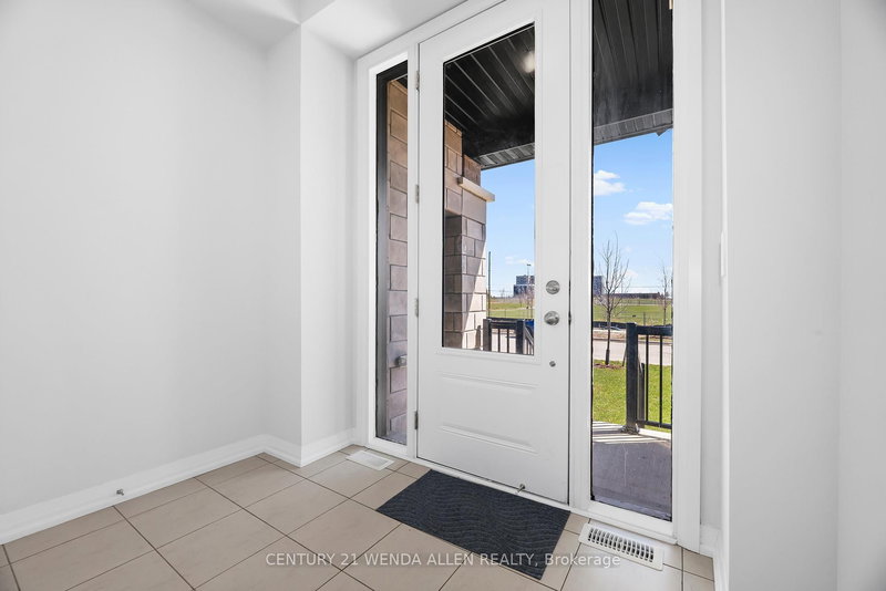 66 Corley St, Kawartha Lakes, K9V 6K2 | Image 2