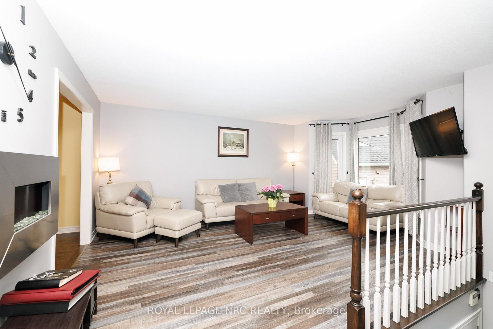 2343 JESSIE Crescent - Photo 11