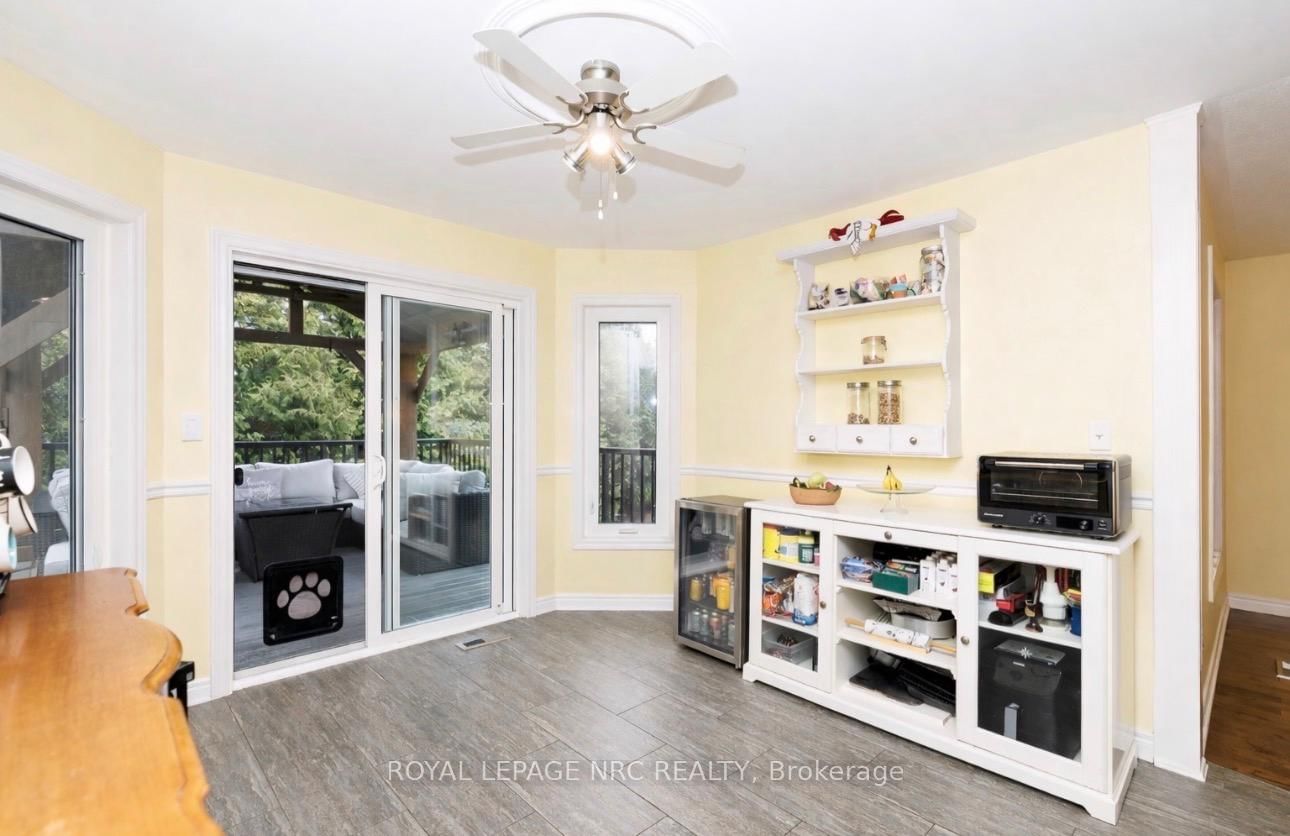 2343 JESSIE Crescent - Photo 18