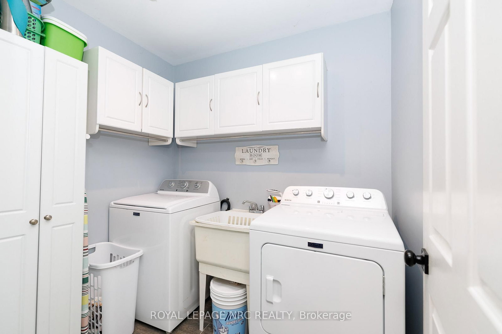 2343 JESSIE Crescent - Photo 21