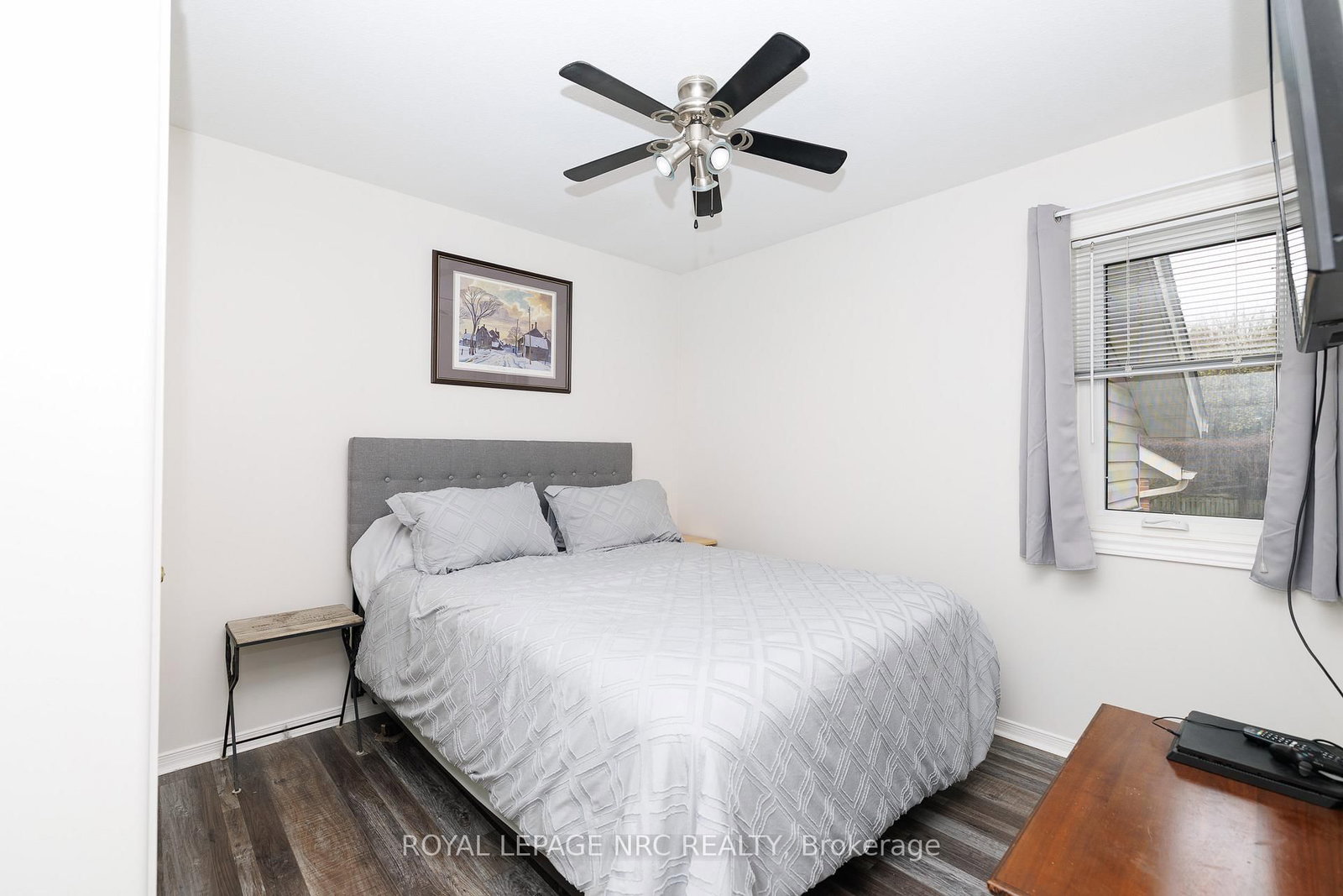 2343 JESSIE Crescent - Photo 24