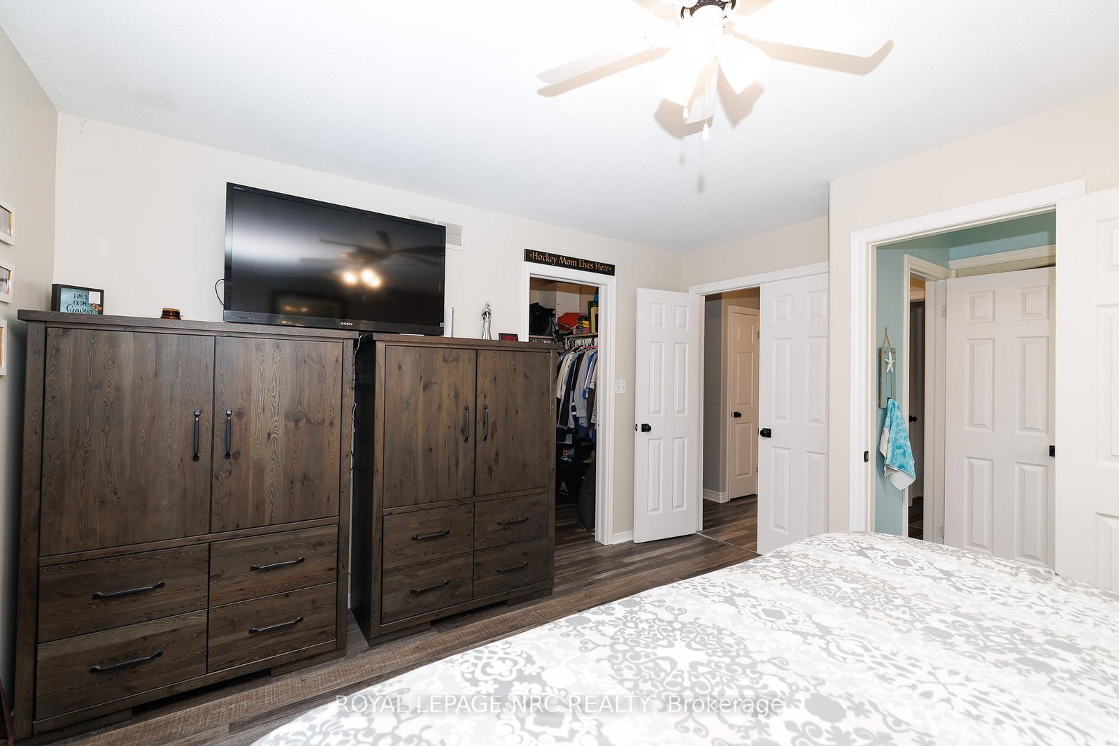 2343 JESSIE Crescent - Photo 28