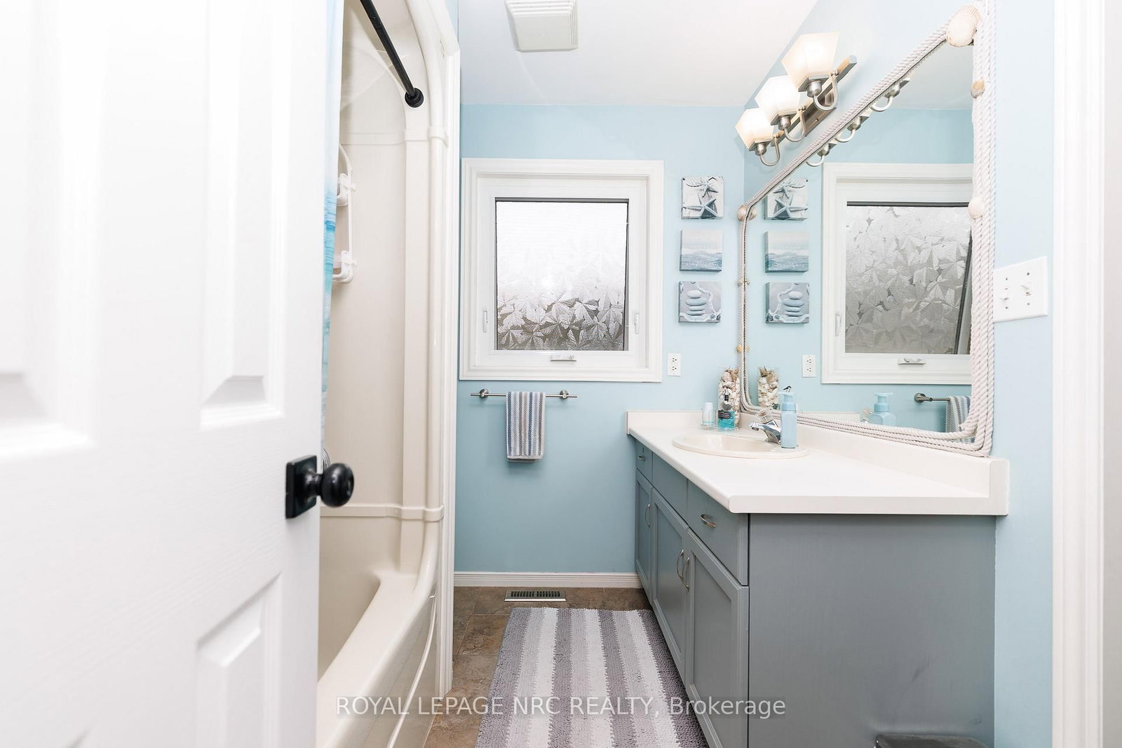 2343 JESSIE Crescent - Photo 30