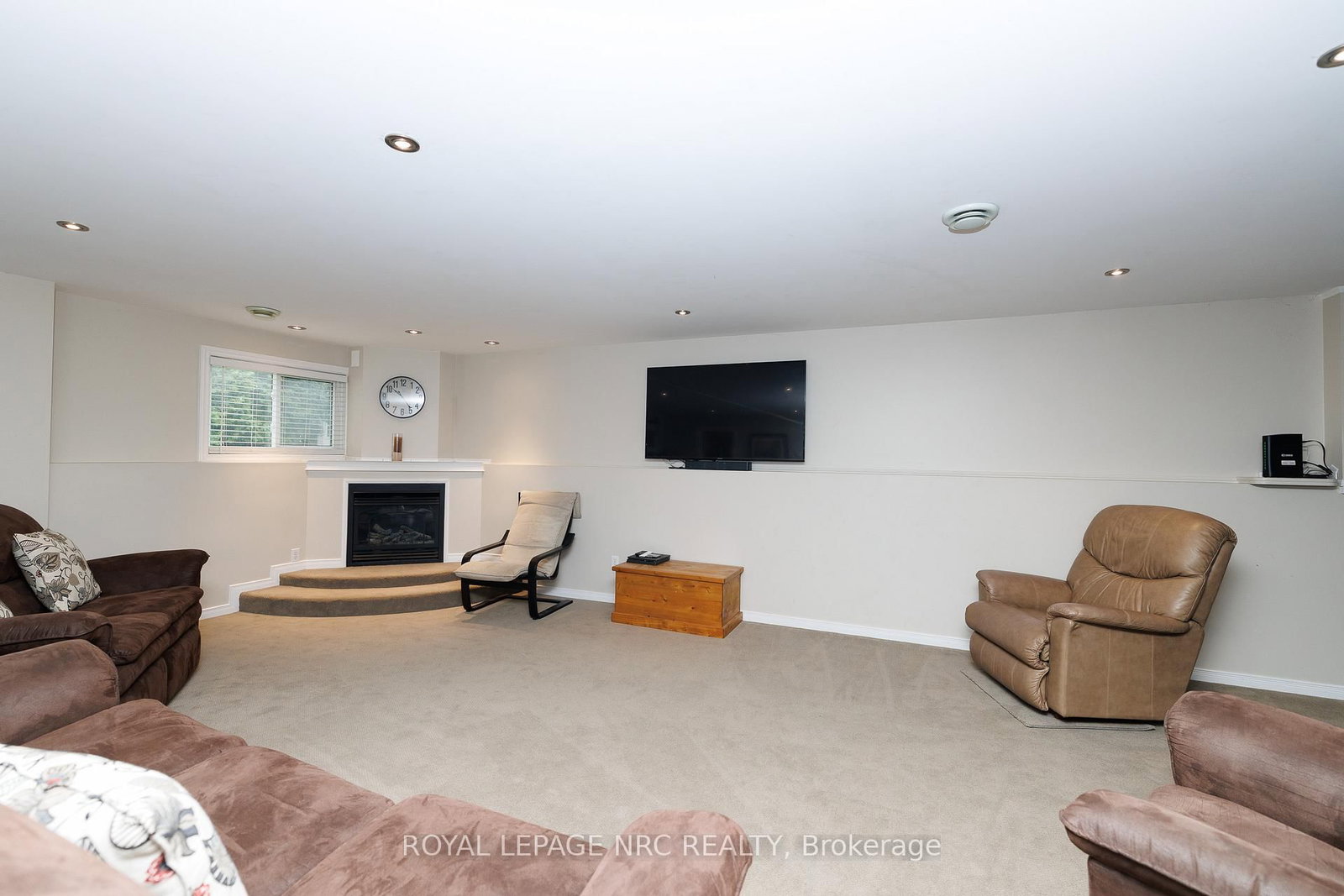 2343 JESSIE Crescent - Photo 31