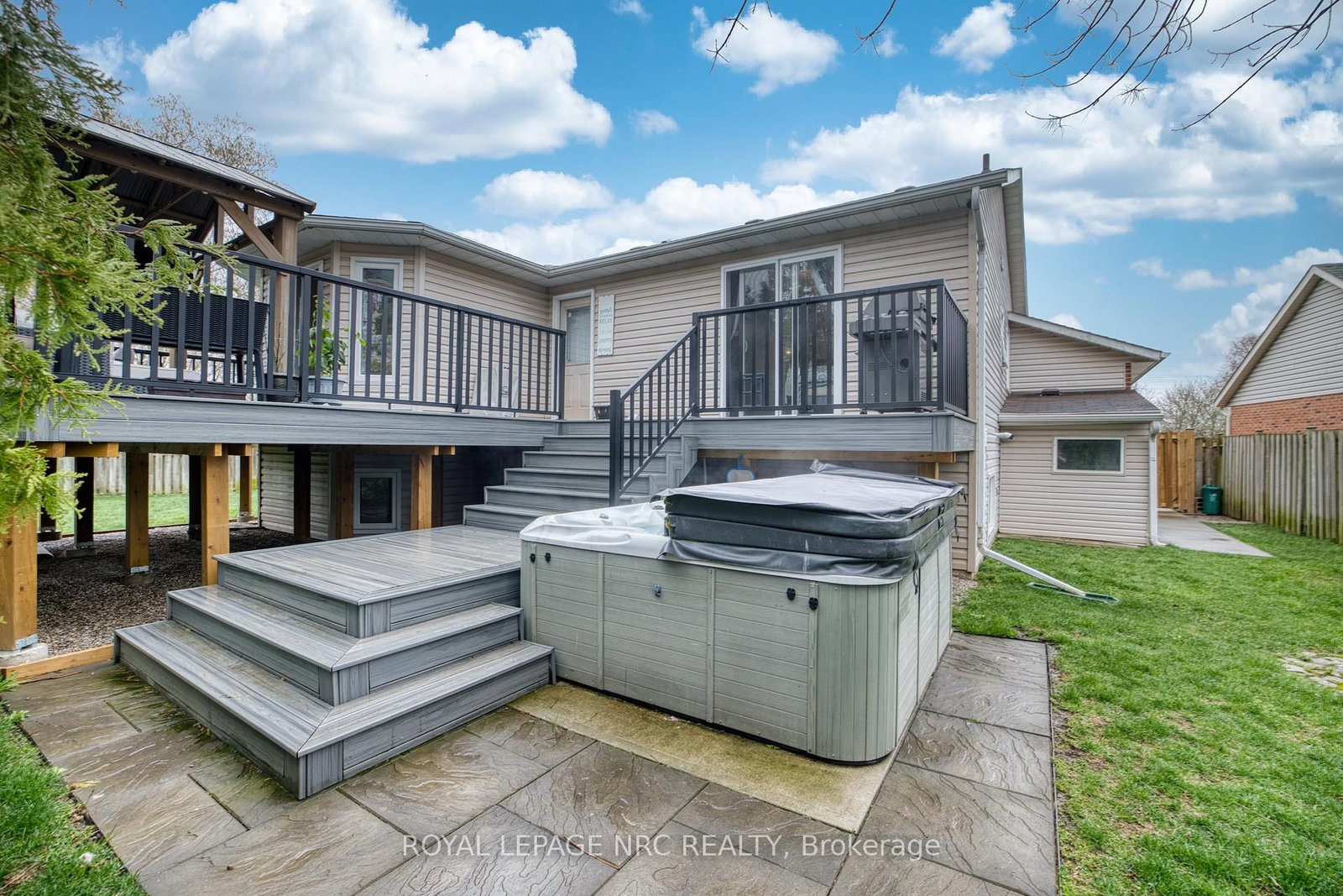 2343 JESSIE Crescent - Photo 4