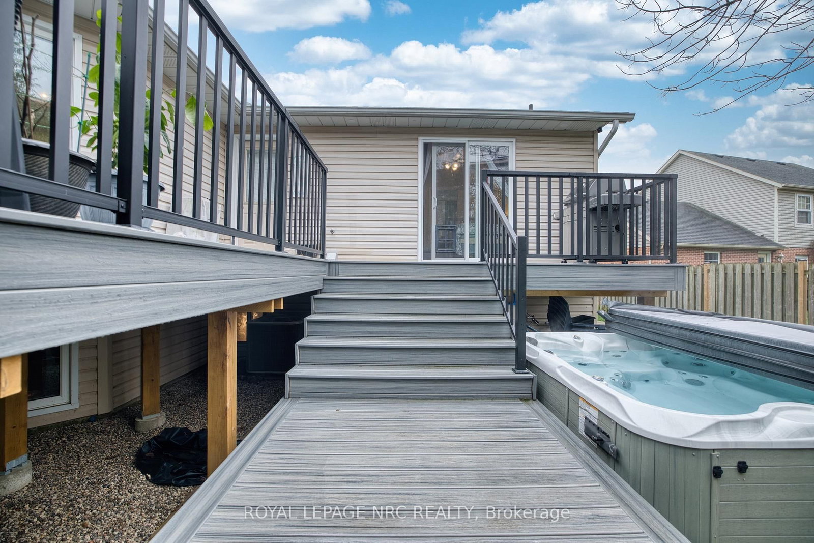 2343 JESSIE Crescent - Photo 6