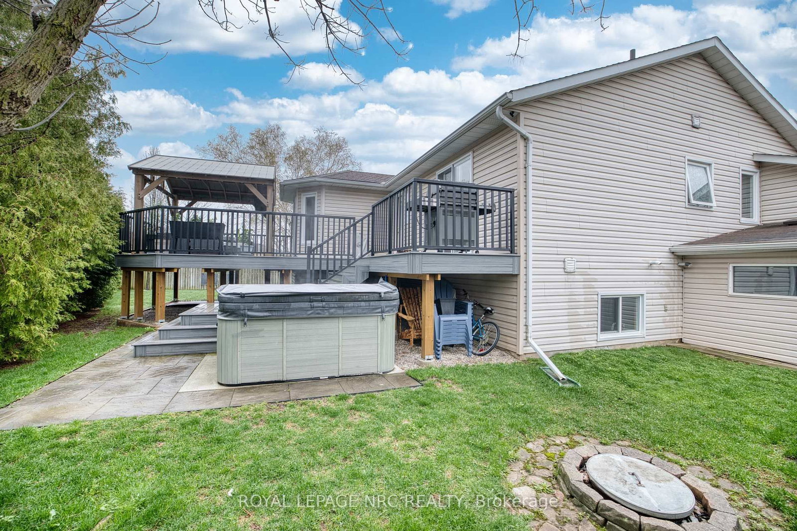 2343 JESSIE Crescent - Photo 7