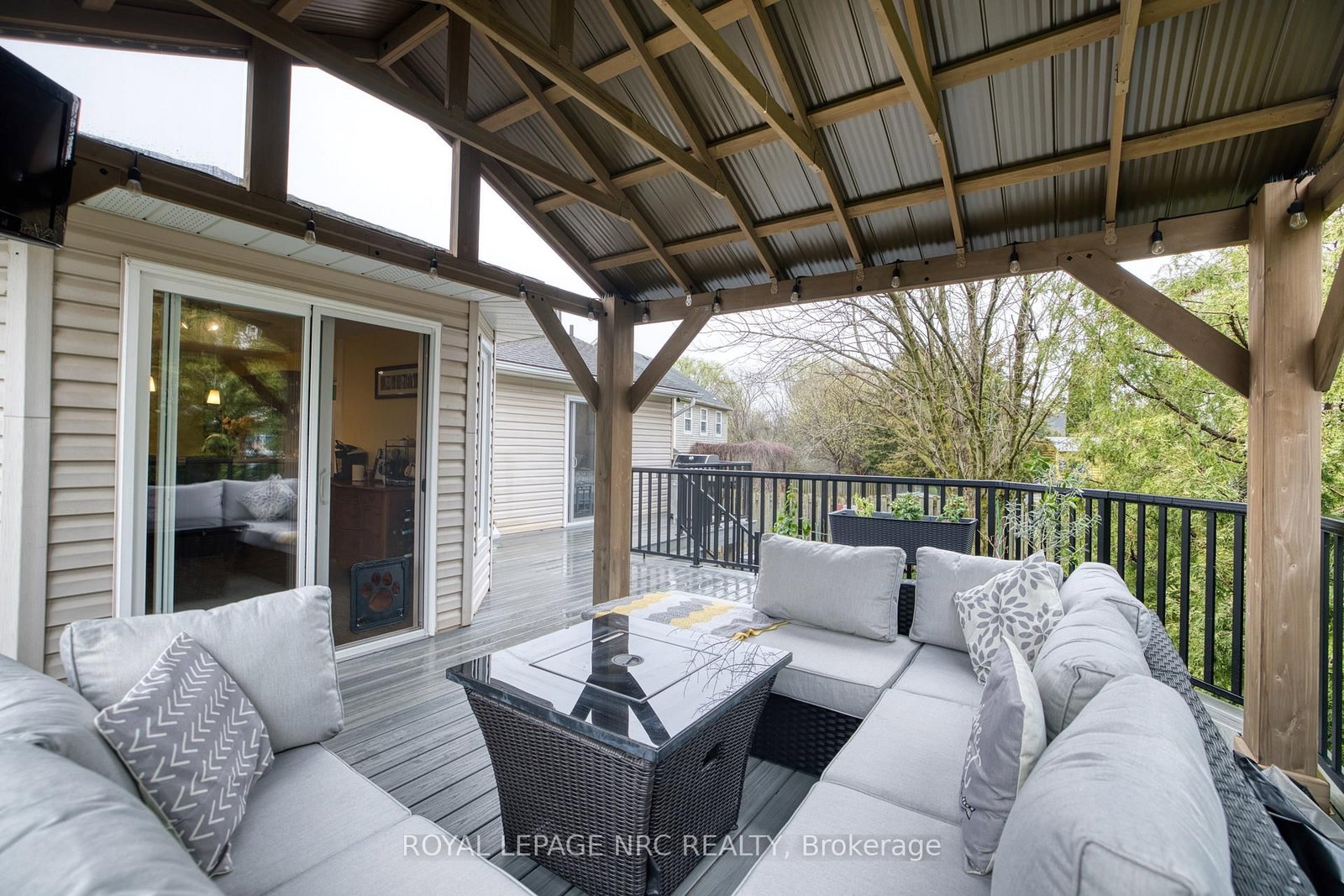 2343 JESSIE Crescent - Photo 8