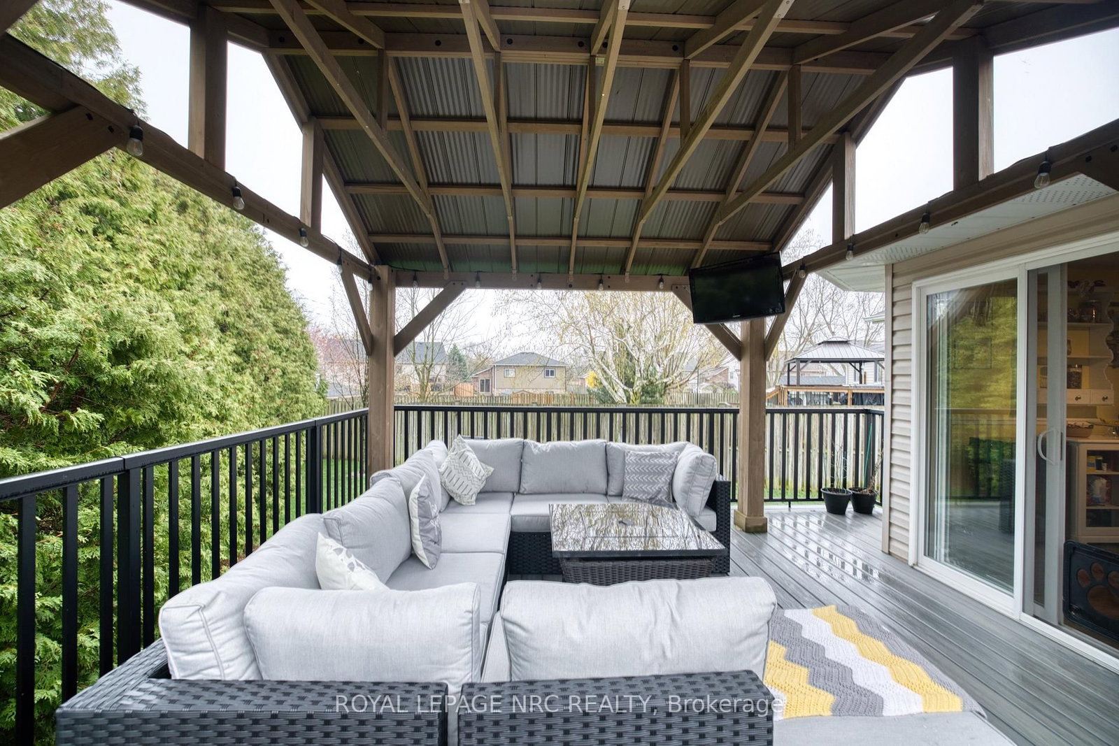 2343 JESSIE Crescent - Photo 9