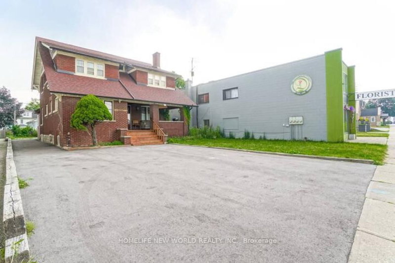 home for lease on 5134 victoria Avenue