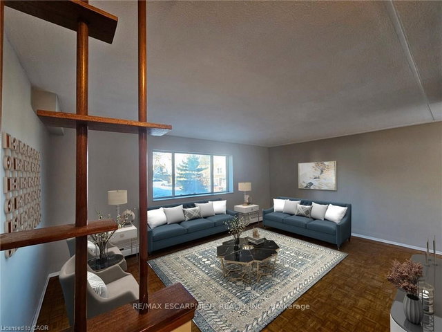 B2 - 2205 King Street E