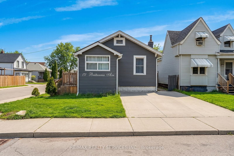 home for lease on Upper-171 Britannia Avenue