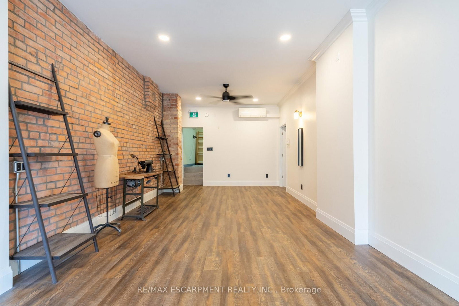 299 James Street N - Photo 10