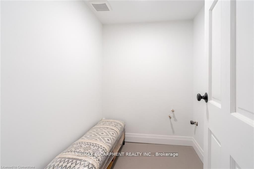 299 James Street N - Photo 22