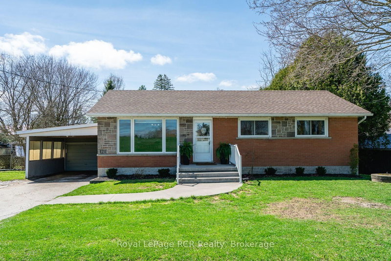 home for sale on 121 Helena Street