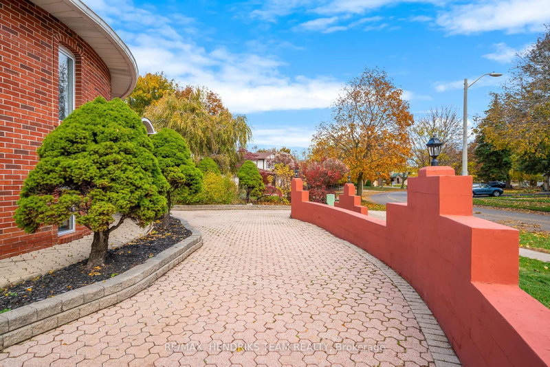85 Westgate Park Dr photo 4