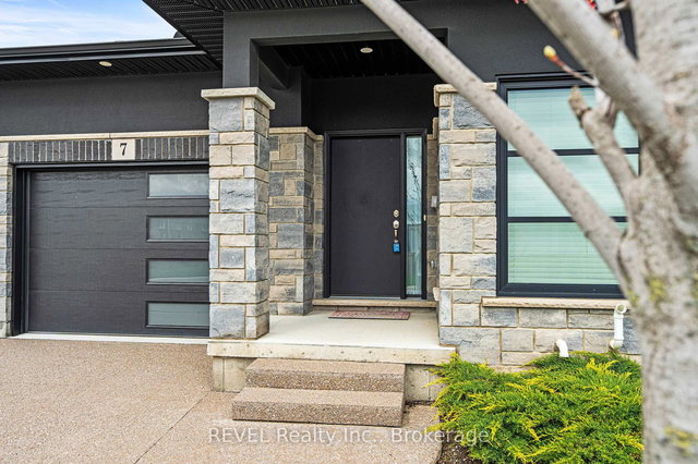 7 - 7138 PARSA Street E E