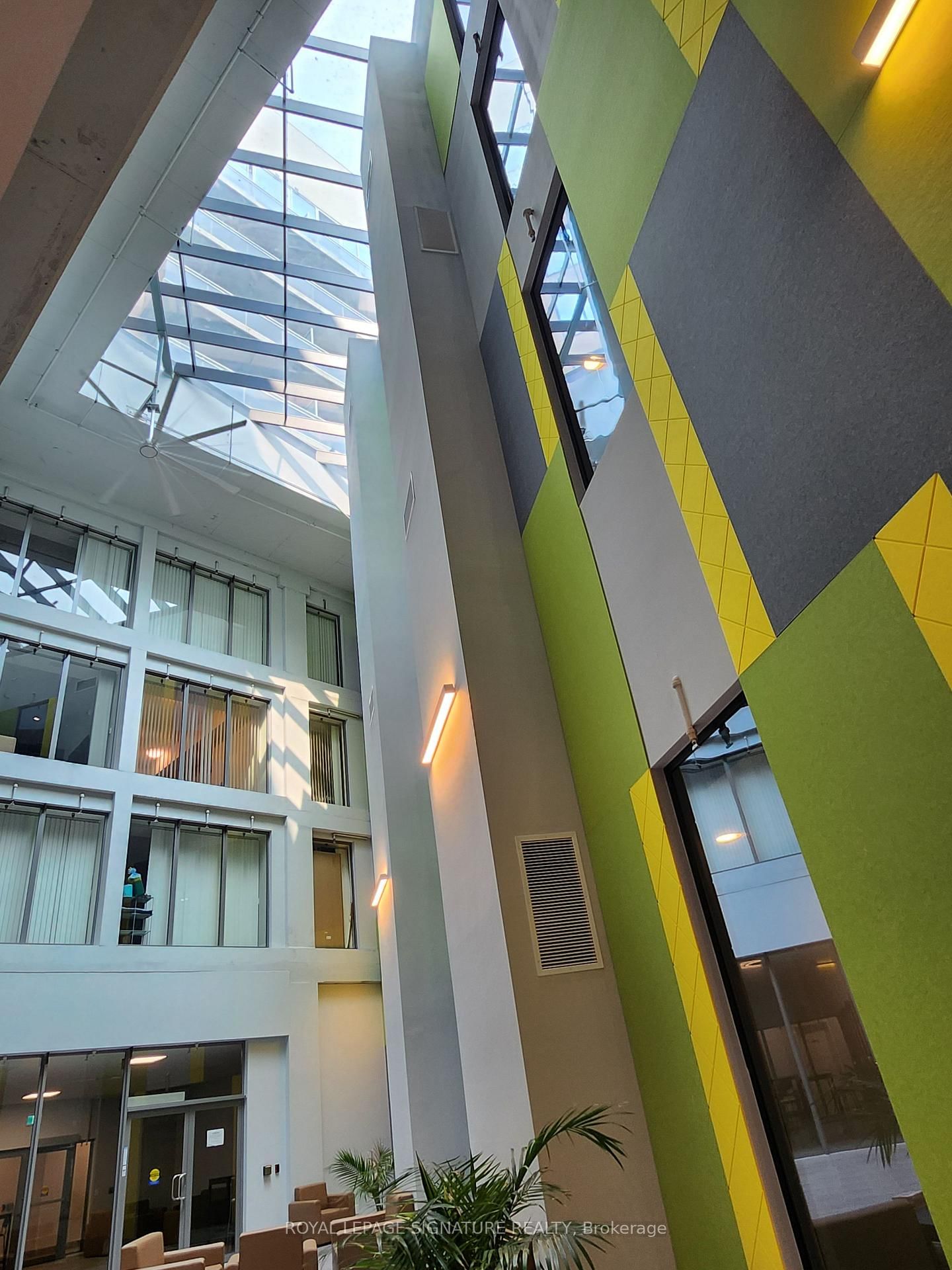 652 Princess Street, Unit 819