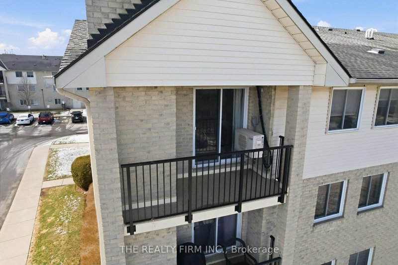 310 - 735 Deveron Cres, London South, N5Z 4X8 | Image 2