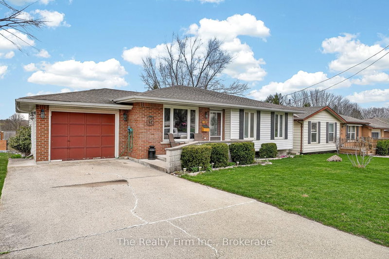 377 Spencer St, Woodstock, N4S 2H8 | Image 2