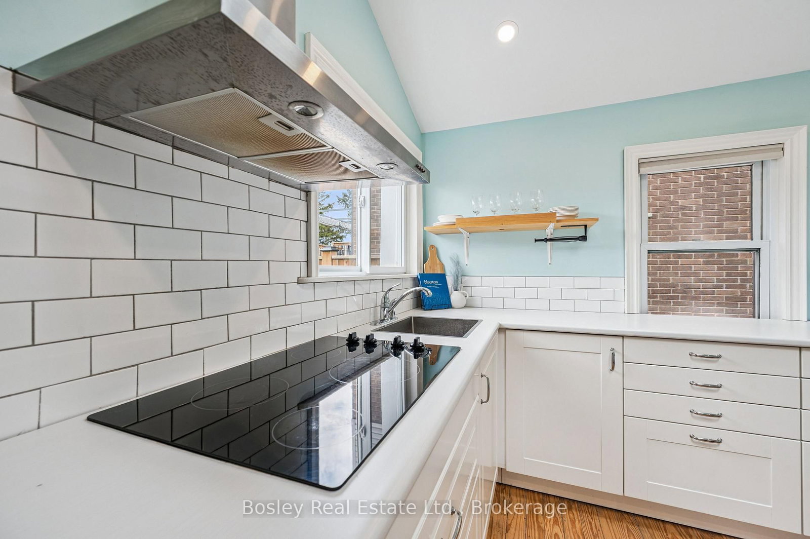 326 Exhibition Street - Photo 27