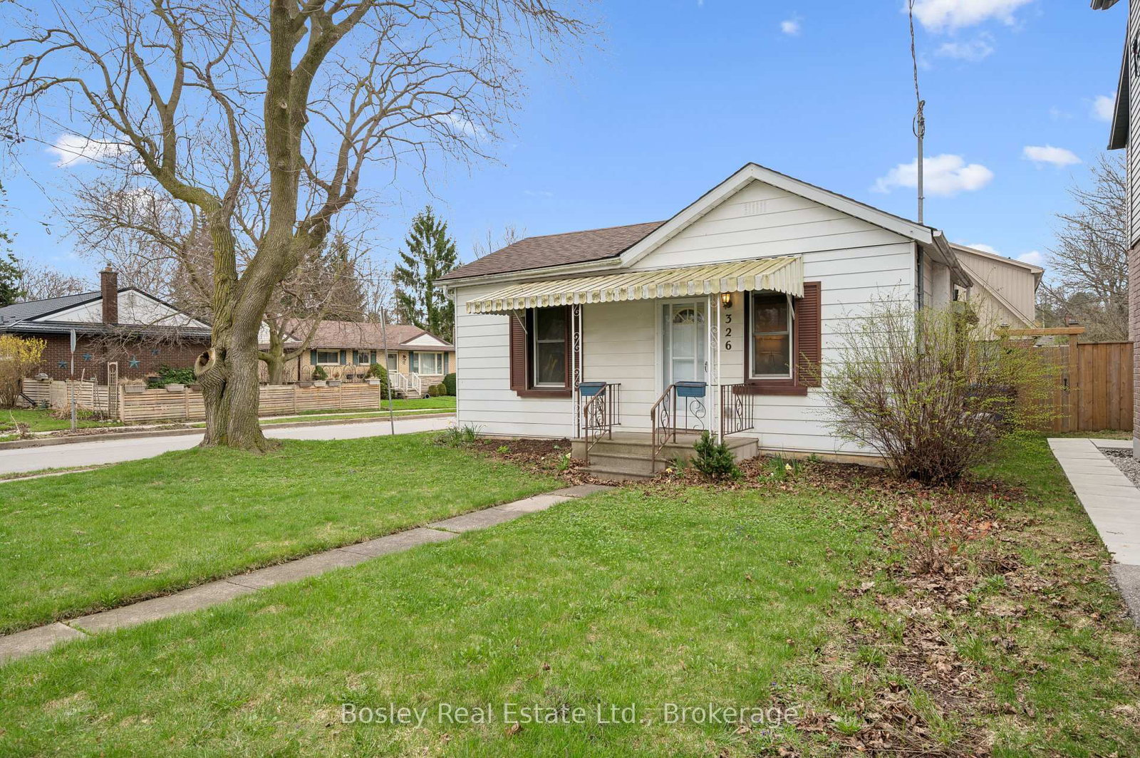 326 Exhibition Street - Photo 3