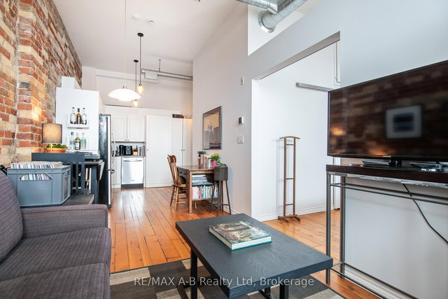 #201 - 66 WELLINGTON Street