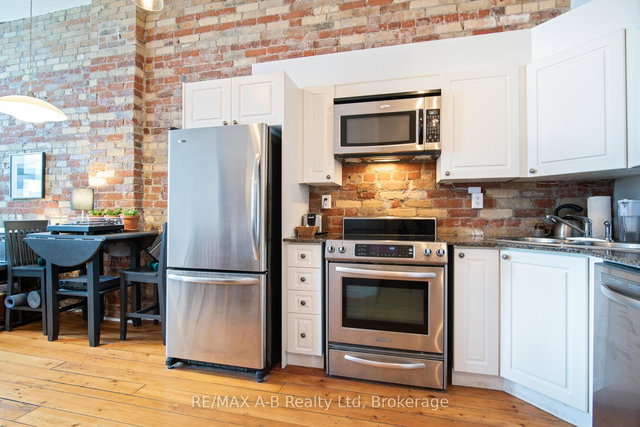 #201 - 66 WELLINGTON Street