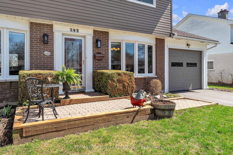 162 Chelsea Rd, Kingston, K7M 3Y8 | Image 2