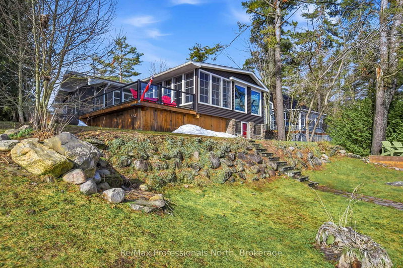 550 Sixth St #2, Gravenhurst, Ontario