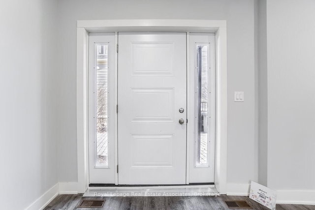 2 - 39 Welland Avenue S