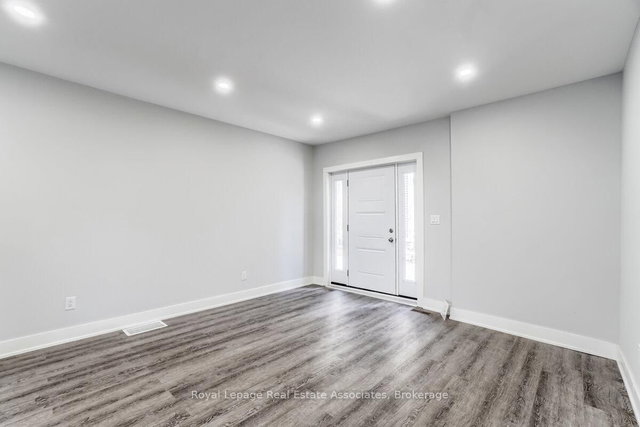 2 - 39 Welland Avenue S