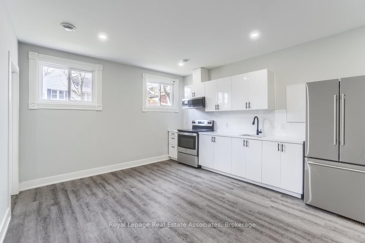 39 Welland Avenue S, Unit 2 - Photo 5