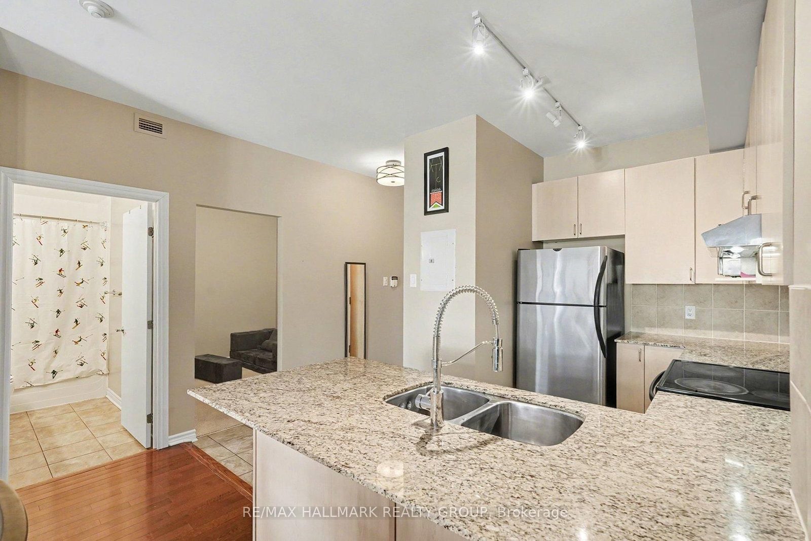 205 Bolton Street, Unit 315 - Photo 4
