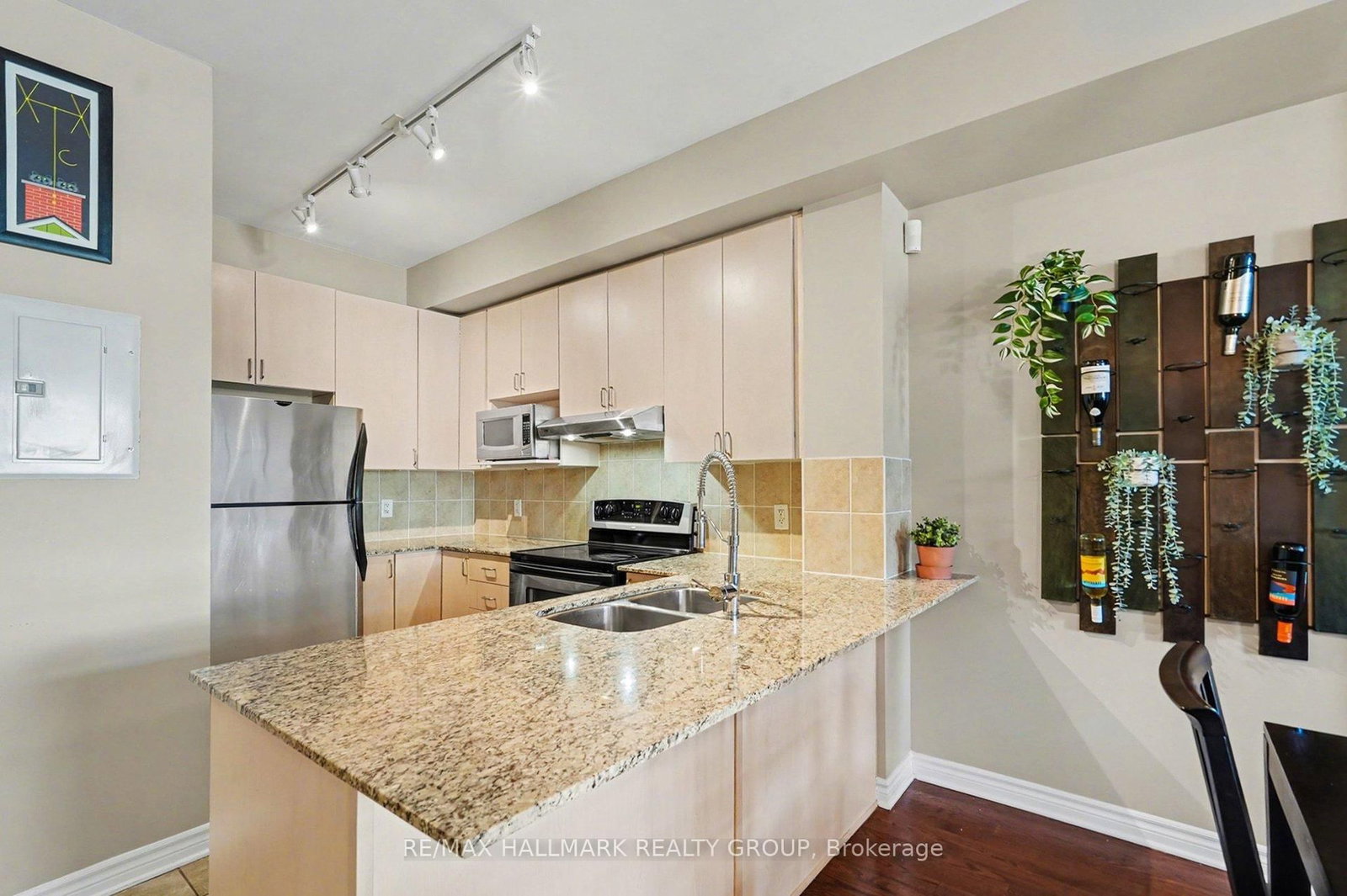 205 Bolton Street, Unit 315 - Photo 6