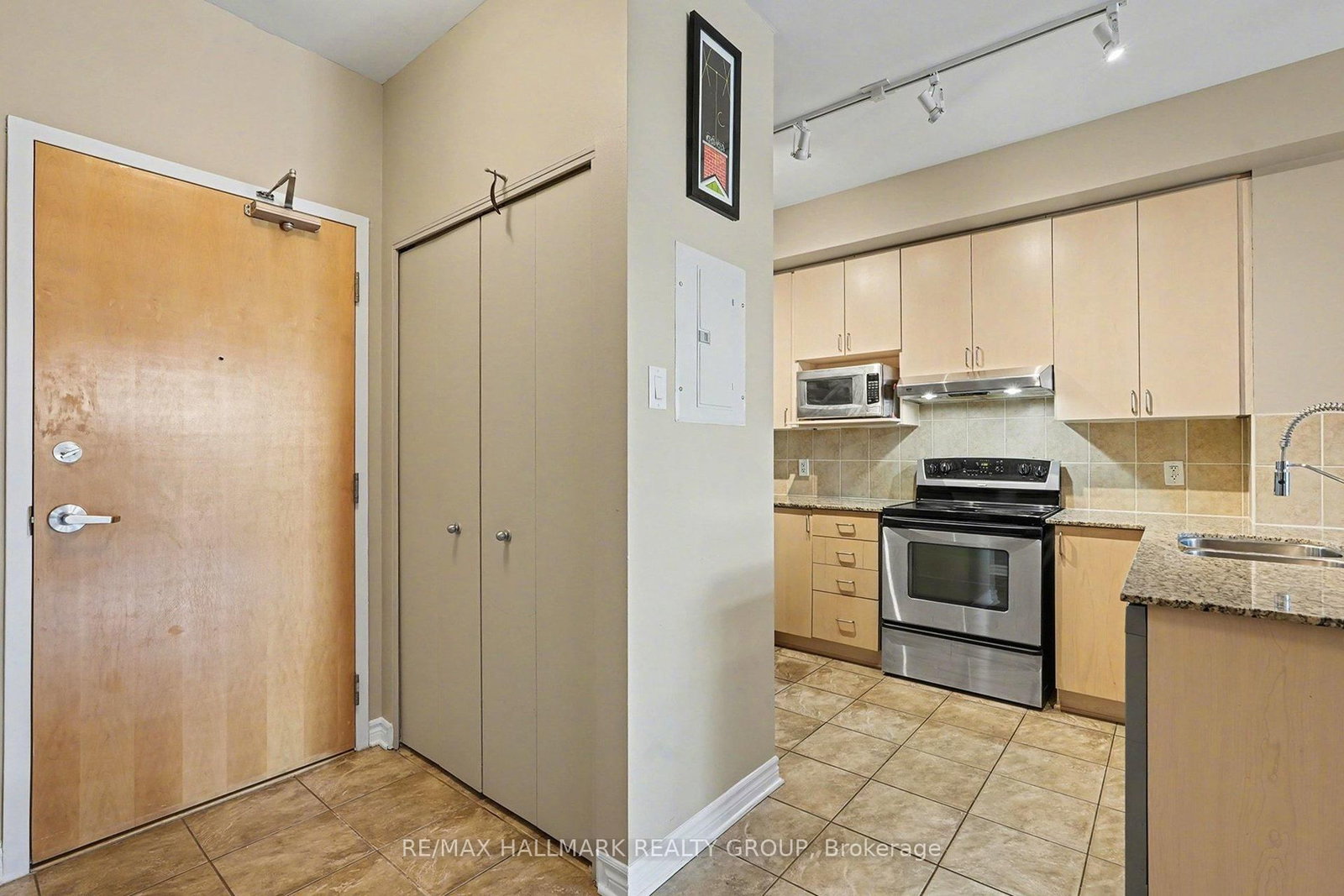 205 Bolton Street, Unit 315 - Photo 7