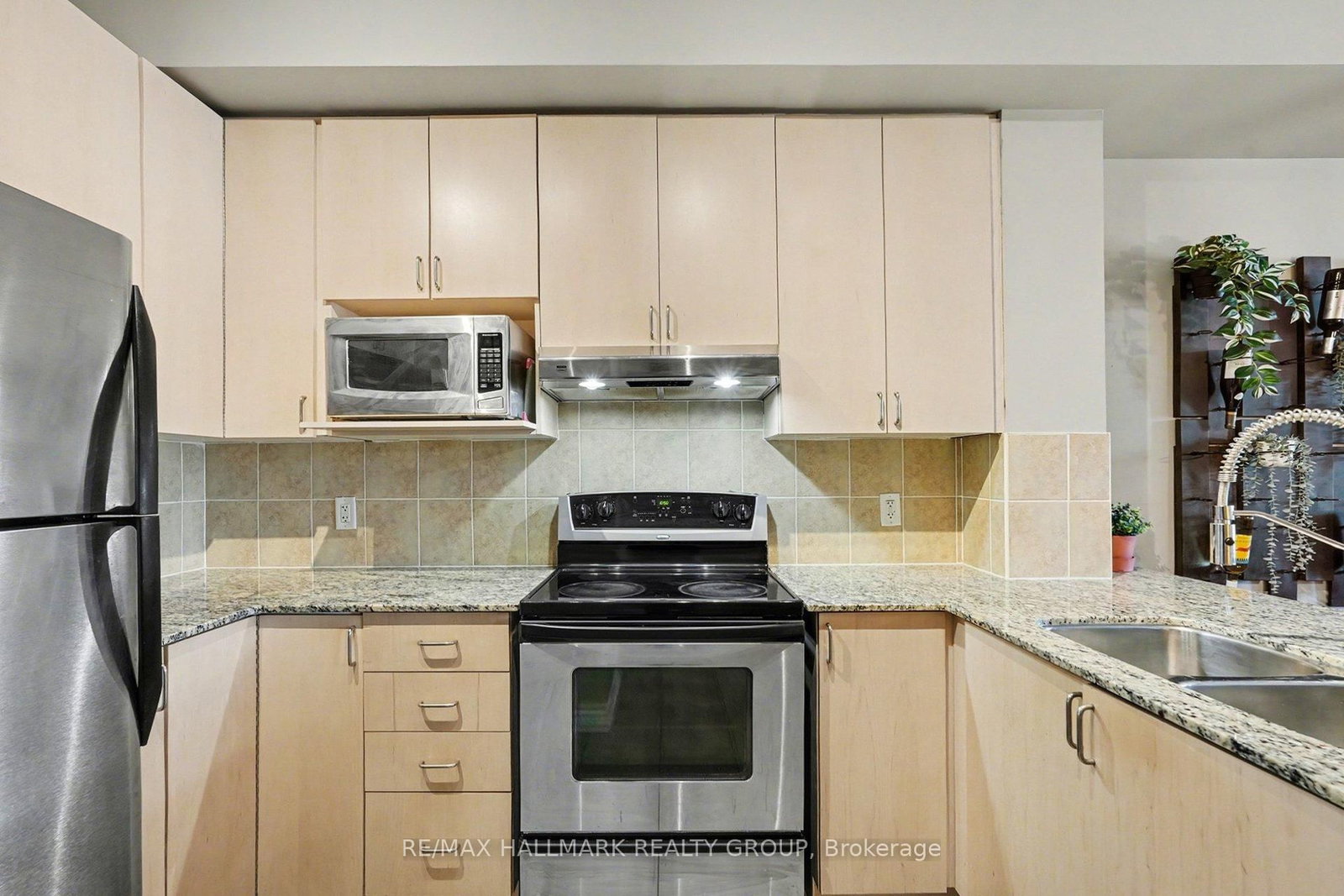 205 Bolton Street, Unit 315 - Photo 8