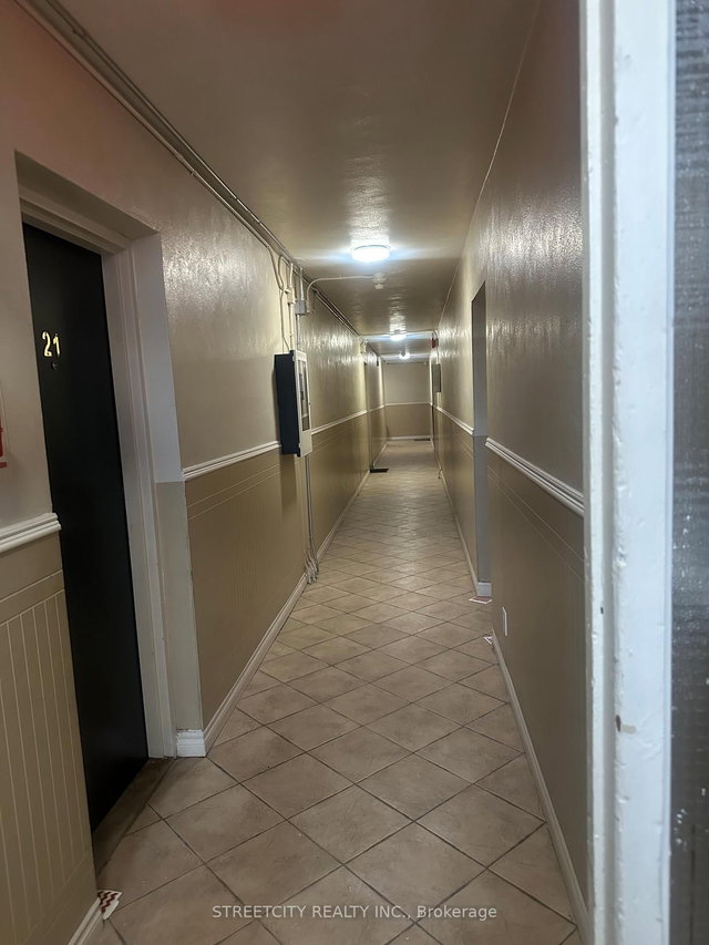 26 - 220 Ashland Avenue E