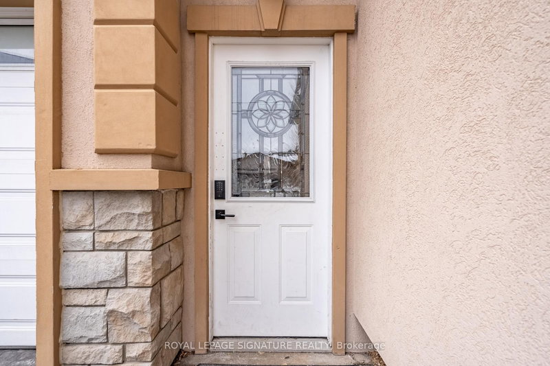 BMST - 96 Charlotte Ave, Hamilton, L8K 4V2 | Image 2