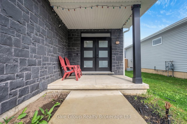 48 Cash Crescent