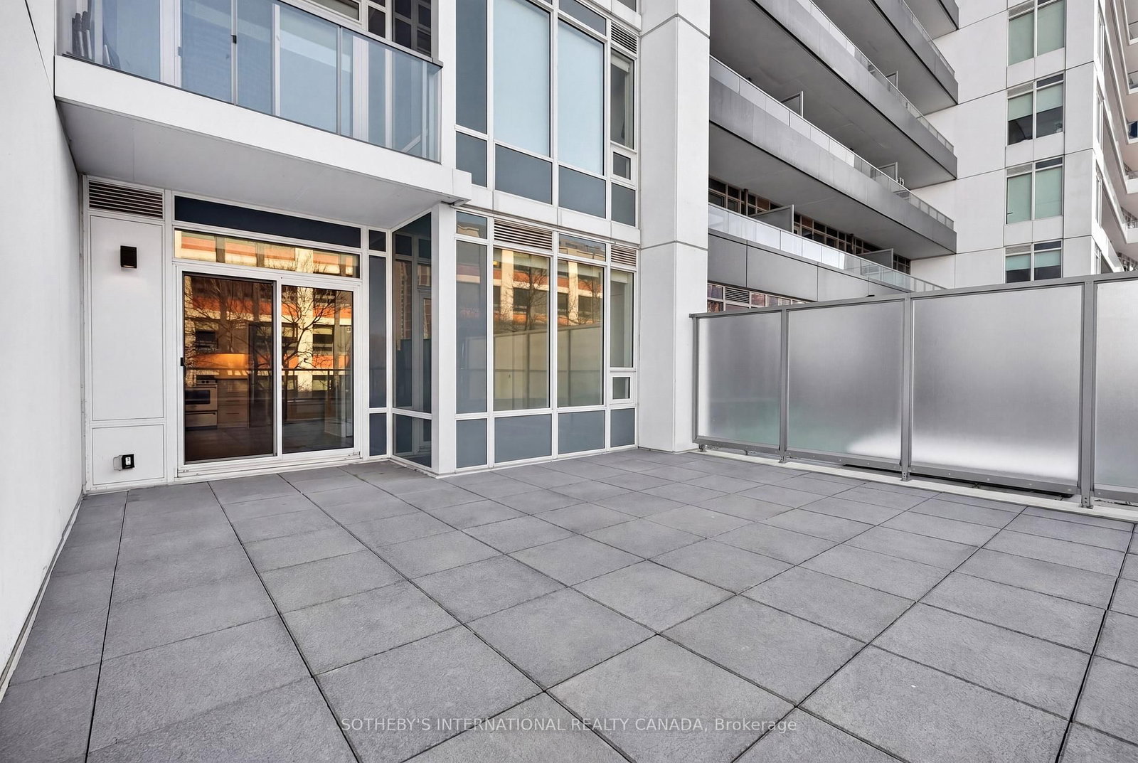 212 King William Street E, Unit 313 - Photo 22