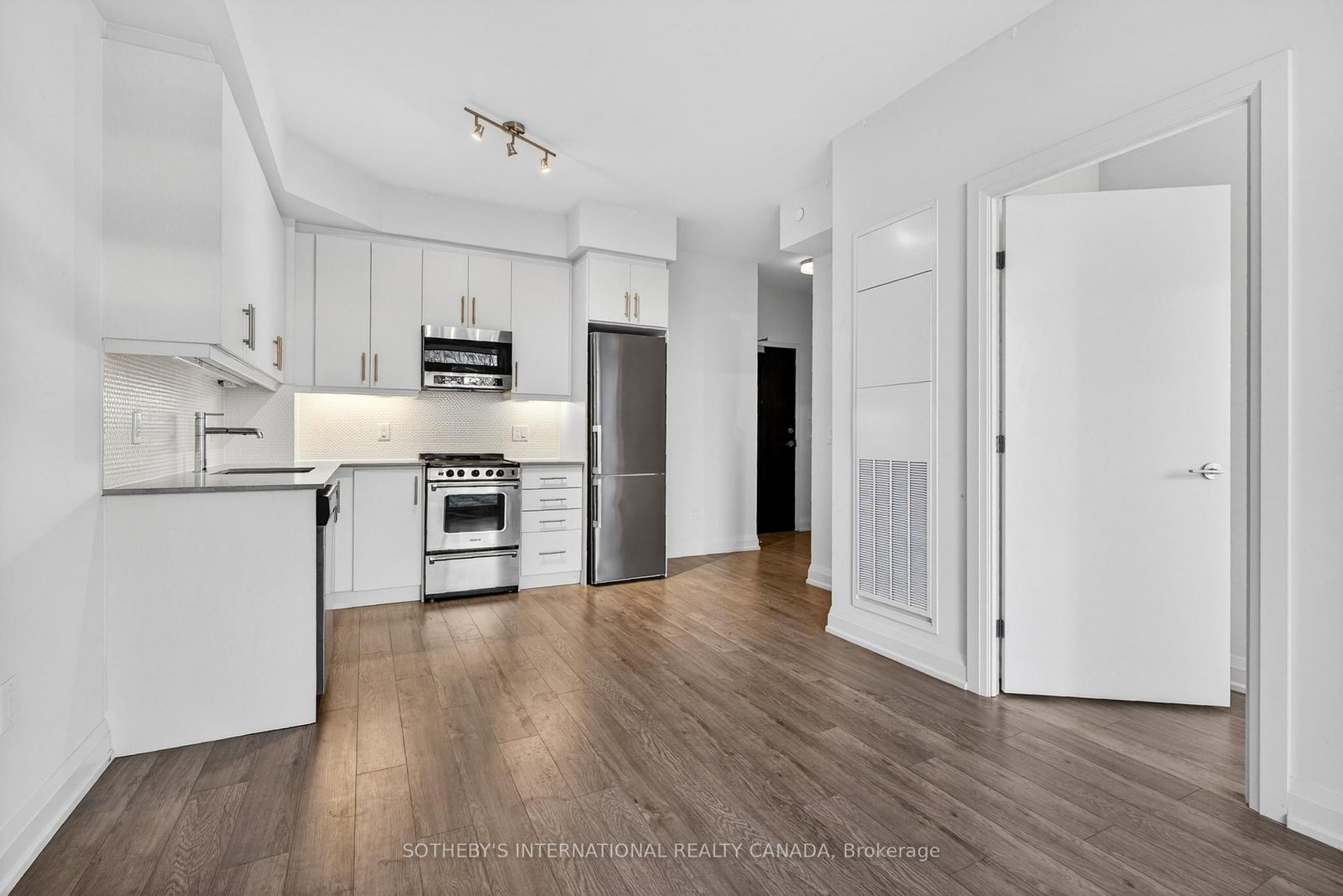 212 King William Street E, Unit 313 - Photo 9