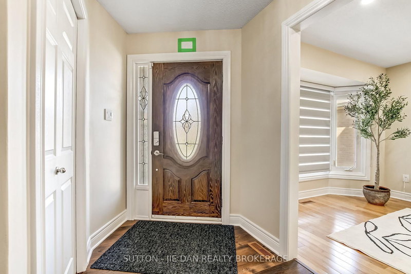 62 BARRYDALE Cres, London North, N6G 2X4 | Image 3