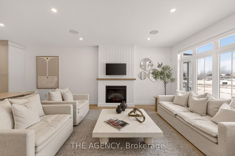 70F - 574 Seneca Dr, Fort Erie, L2A 1C2 | Image 2