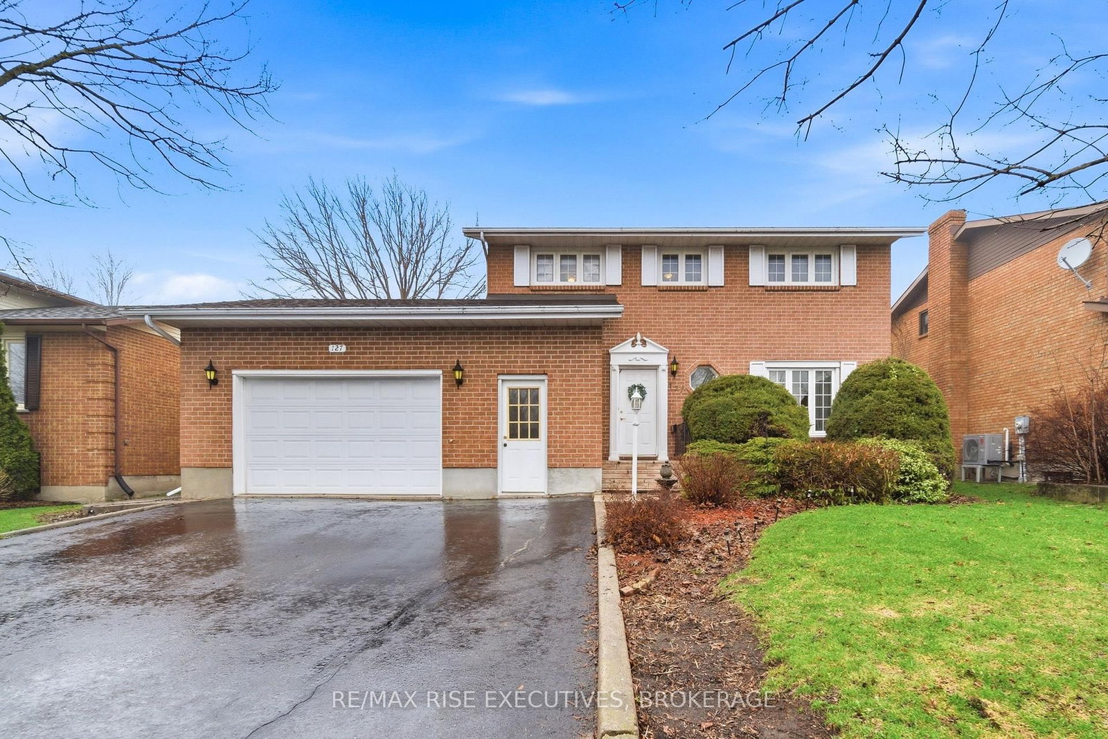 Detached House for sale at 127 Nicholson Crescent, Loyalist, Ontario, K7N 1W9 - Amherstview - MLS: X13019090